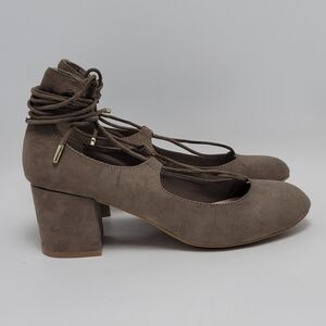 Journee Collection Ferah Lace Up Ankle Tie Block Heel Round Toe Pump Size 8